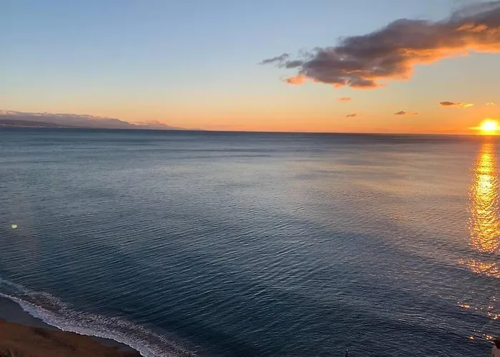 Апартаменты Amazing Frontline Sea Views Castillo Del Vigia *