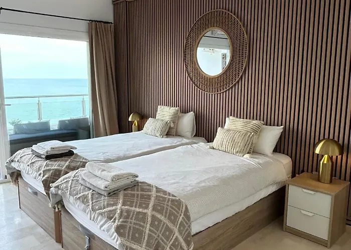 Amazing Frontline Sea Views Castillo Del Vigia * Торремолинос